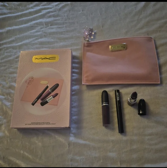 MAC Cosmetic Kisses & Bows Lip Kit Purple - Picture 1 of 7